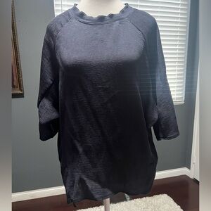 - MINT monochromatic textured top with oversized short sleeves. In EUC. Si…